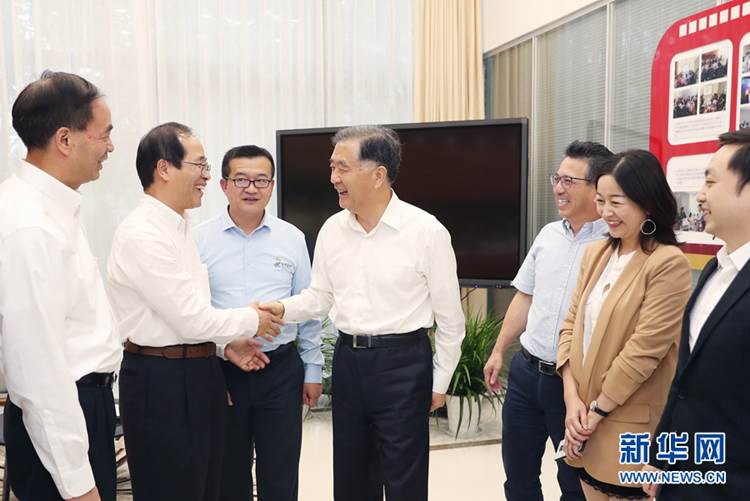 说明: http://www.xinhuanet.com/politics/leaders/2019-10/27/1125157943_15721654997651n.jpg 说明: http://www.xinhuanet.com/politics/leaders/2019-10/27/1125157943_15721654997651n.jpg